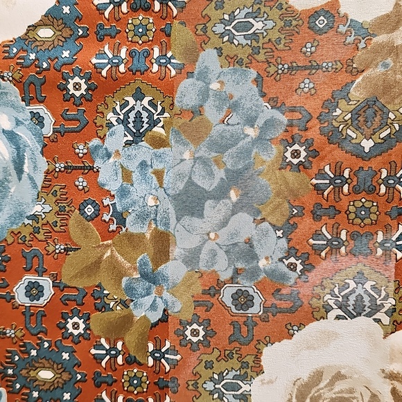 Vintage Square Floral Design Scarf - Picture 10 of 12